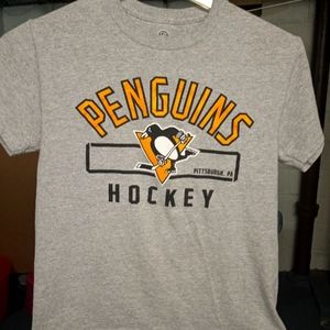 Men's Official NHL Pittsburgh Penguins T-Shirt - Size Mens Small